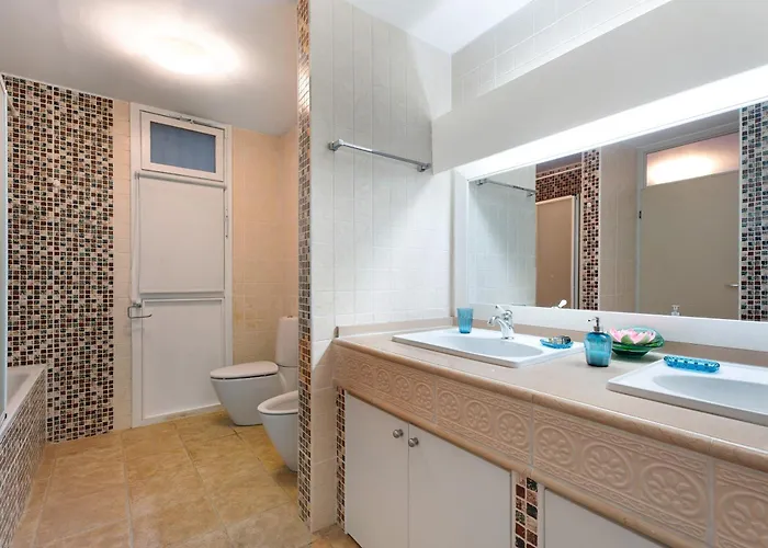 La Maravilla Over The Ocean Apartment