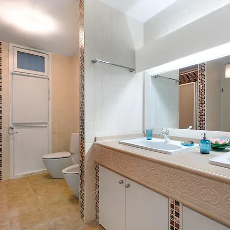 La Maravilla Over The Ocean Apartment